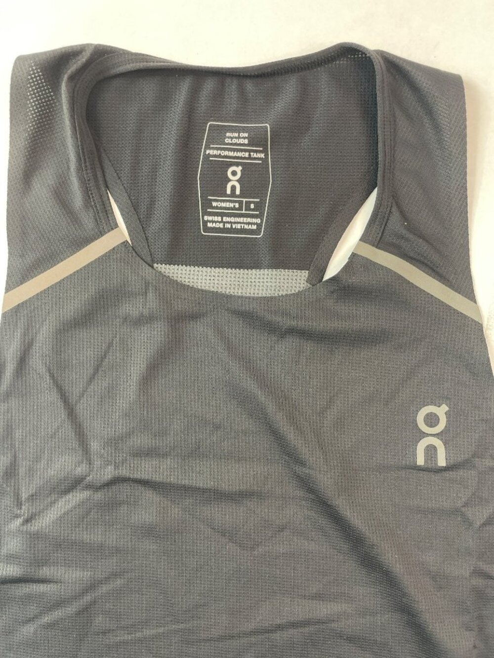 On Cloud Performance Tank Black Eclipse Swiss Engineering Women's Size S $70 NWT - Picture 3 of 11